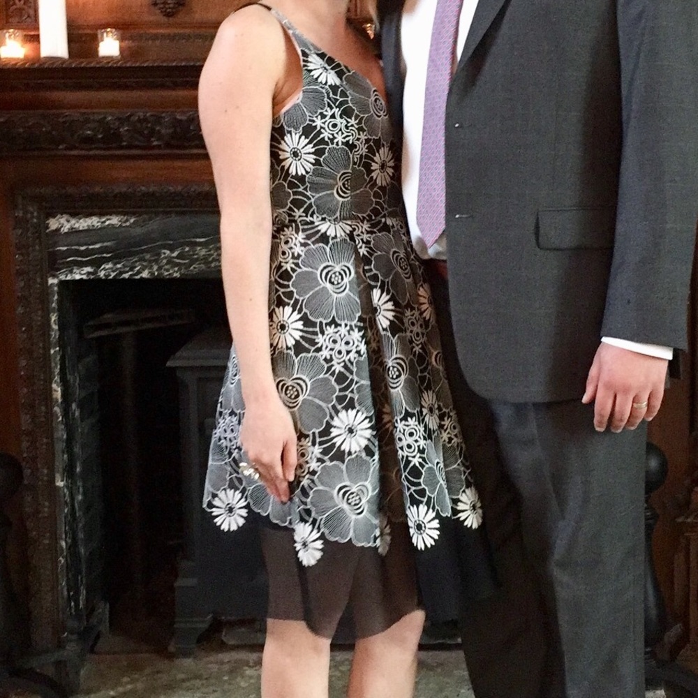 Belle by Badgley Mischka fit & flare dress sz 4